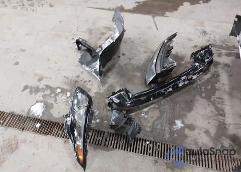 2015 Land Rover Range Rover Evoque Pure z USA, uszkodzony, nr VIN SALVP2BG7FH062800